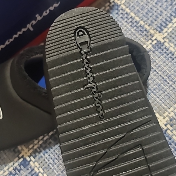 Champion slippers - Picture 7 of 7
